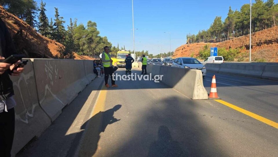 Το σχολικό λεωφορείο στο οποίο άνοιξε πυροσβεστήρας / thestival.gr