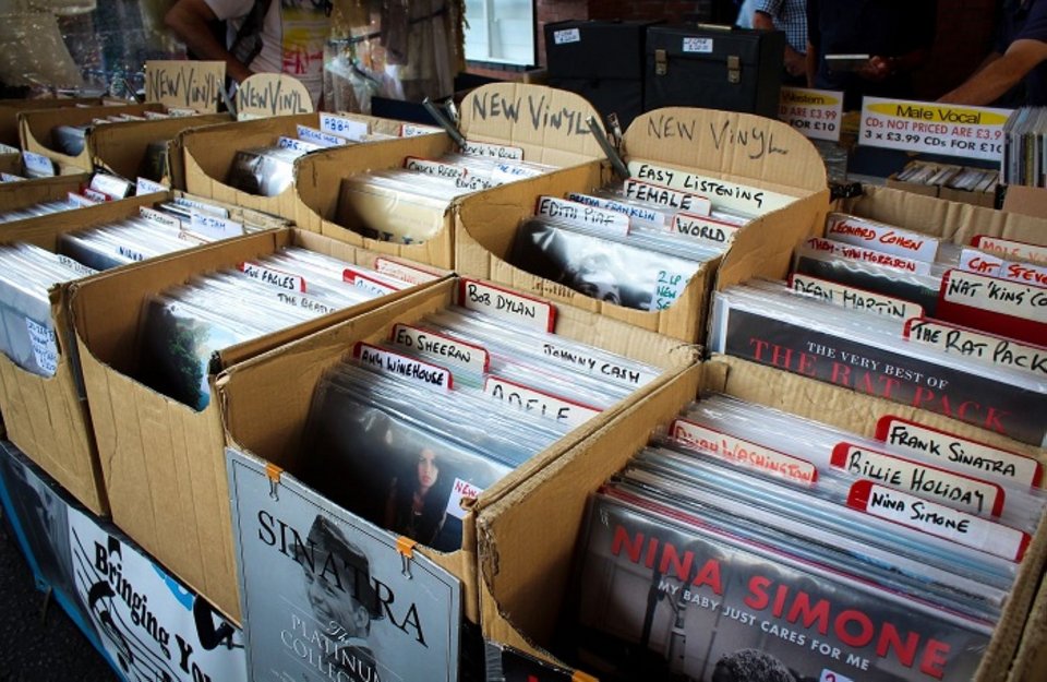 Rock, soul, funk, jazz, latin, blues, ethnic, electronica και πολλά άλλα σε μια μοναδική, ανοιχτή παρουσίαση βινυλίου