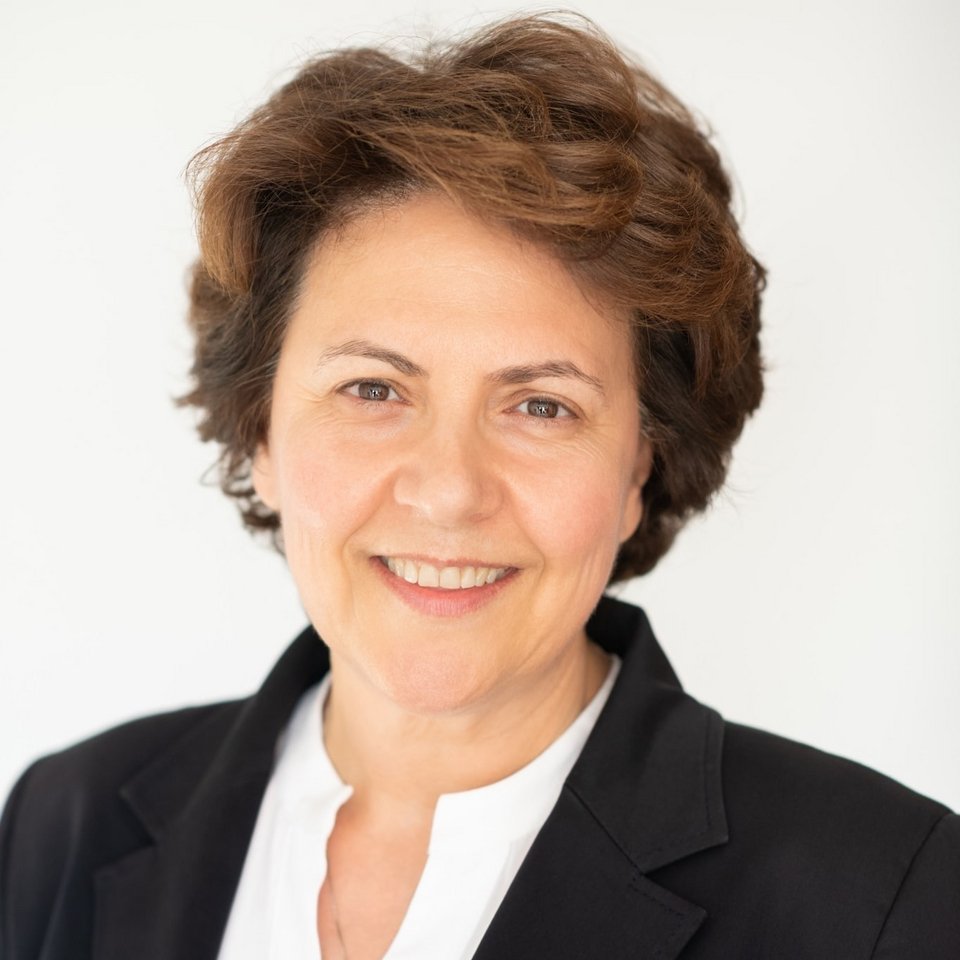 Η Αθηνά Τραχήλη, πρόεδρος του Πανελλήνιου Κτηνιατρικού Συλλόγου