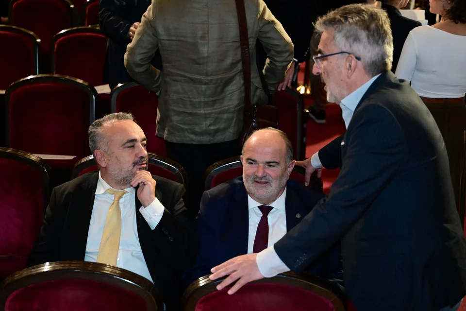 tsipras institouto ekdilwsi ena.jpg