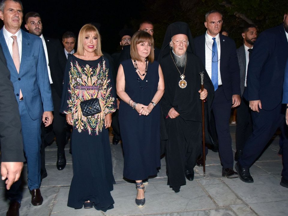 Γιώργος Παπαθεοδώρου (Πρόεδρος του Συλλόγου Ιμβρίων), Δέσποινα Πορτοκάλη (Επικεφαλής της Οργάνωσης), Κατερίνα Σακελλαροπούλλου, Οικουμενικός Πατριάρχης κ.κ. Βαρθολομαίος