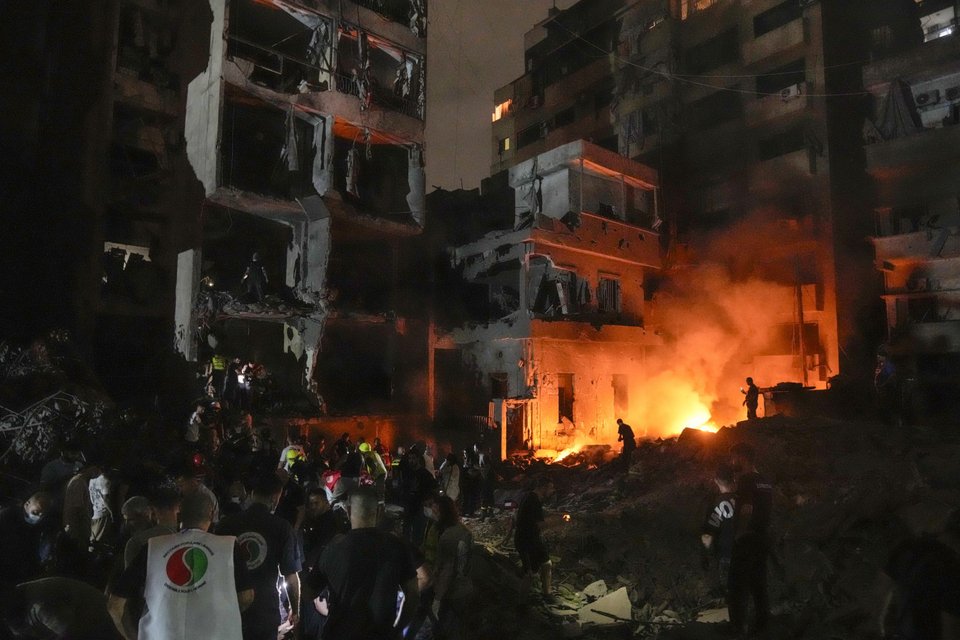 Ισραηλινό χτύπημα σε κτίριο στην κεντρική Βηρυτό / Φωτογραφία AP