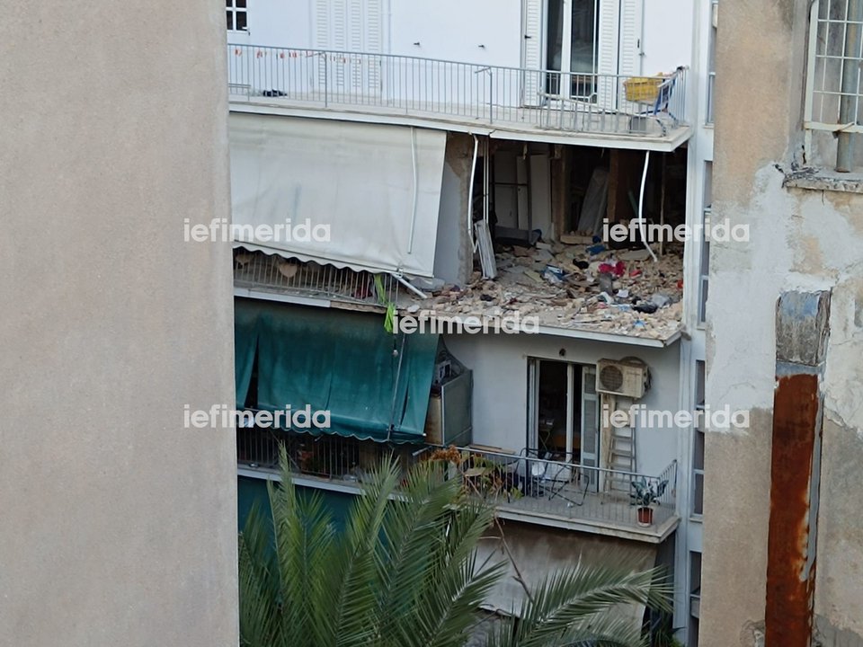 Το διαμέρισμα στους Αμπελόκηπους στο οποίο σημειώθηκε η έκρηξη / Φωτογραφία: iefimerida.gr