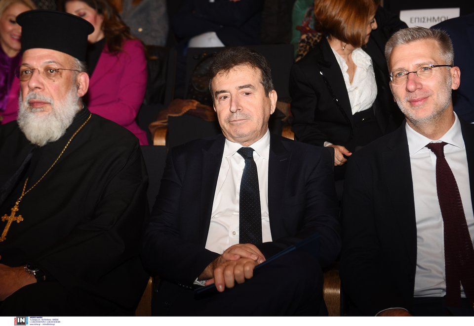 Δεξιά ο υπουργός Επικρατείας, Άκης Σκέρτσος / Φωτογραφία: Intimenews