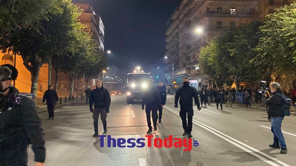 Θεσσαλονίκη: Επεισόδια με μολότοφ στην πορεία για το Πολυτεχνείο / thesstoday