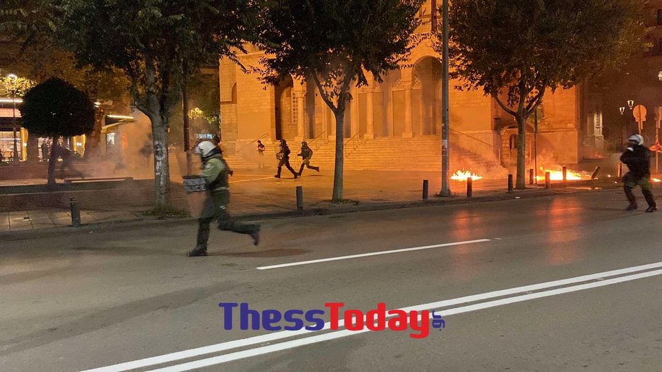 Θεσσαλονίκη: Επεισόδια με μολότοφ στην πορεία για το Πολυτεχνείο / thesstoday