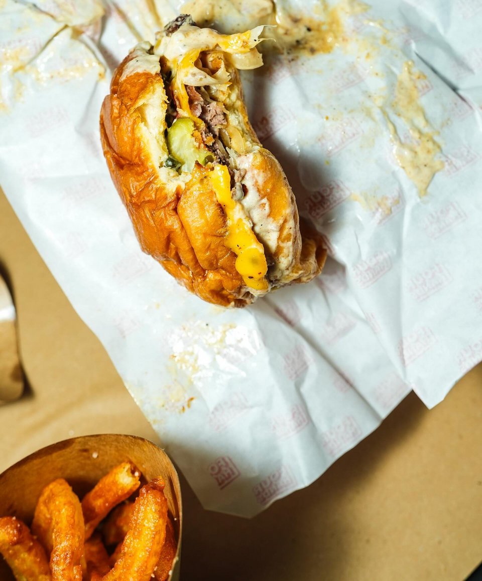 Το burger του 4 Hands στον Κεραμεικό / Φωτογραφία: 4hands.ath/Instagram