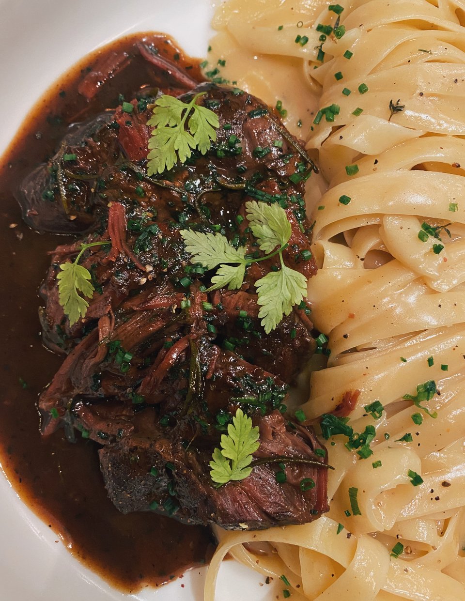 Μοσχαρίσια μάγουλα με ταλιατέλες / Φωτογραφία: Μάνος Λειβαδάρος/iefimerida