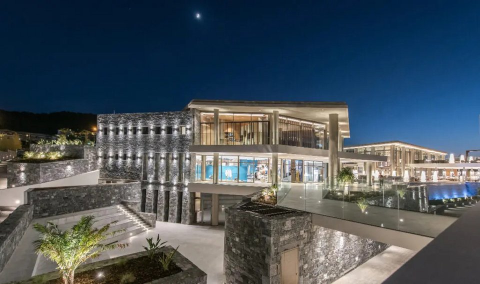 Nana Princess Suites