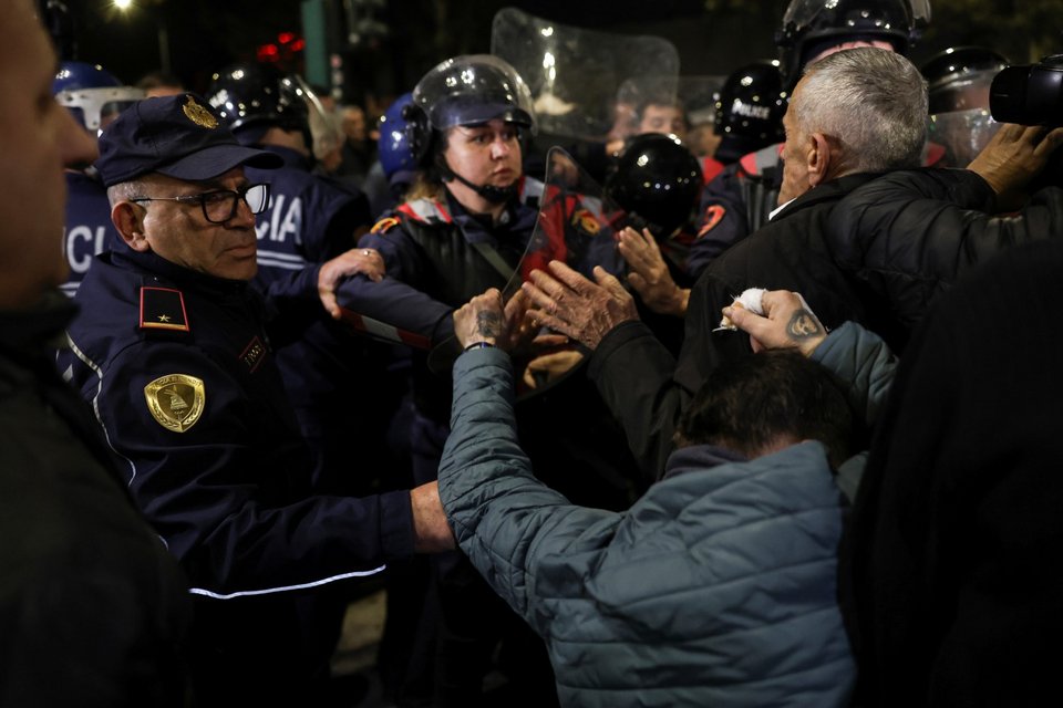 Φωτογραφία: AP Photo/Vlasov Sulaj