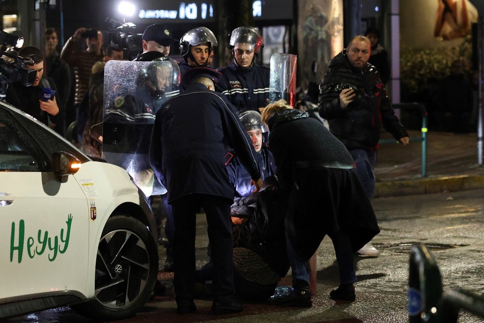 Φωτογραφία: AP Photo/Vlasov Sulaj