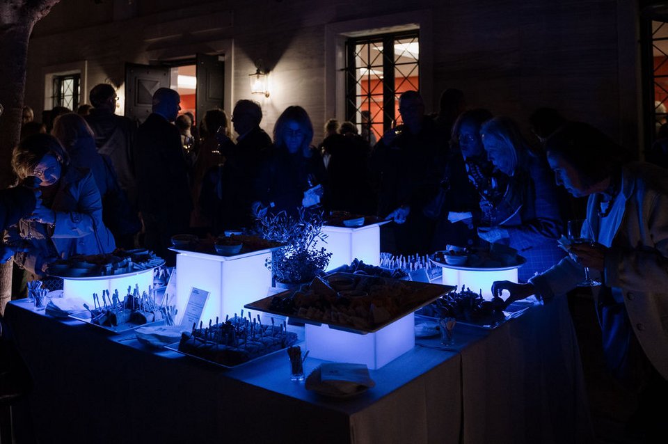 Ο εξωτερικός χώρος της Αμερικανικής Σχολής