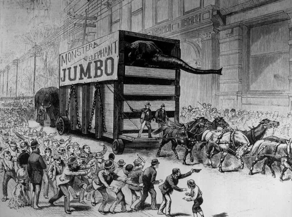 Ο showman P(hineas) T(aylor) Barnum μεταφέρει τον Jumbo, τον μεγαλύτερο ελέφαντα σε αιχμαλωσία, στο Broadway της Νέας Υόρκης