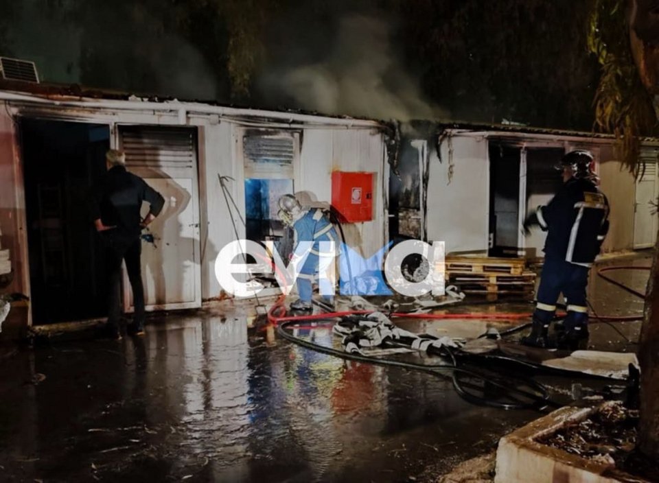 Τα αίτια της φωτιάς στην Ιχθυόσκαλα Χαλκίδας διερευνώνται από την Πυροσβεστική