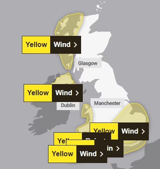 Κίτρινες προειδοποιήσεις του Met Office για βροχή και άνεμο που καλύπτουν μεγάλες εκτάσεις της χώρας είναι σε ισχύ την Κυριακή