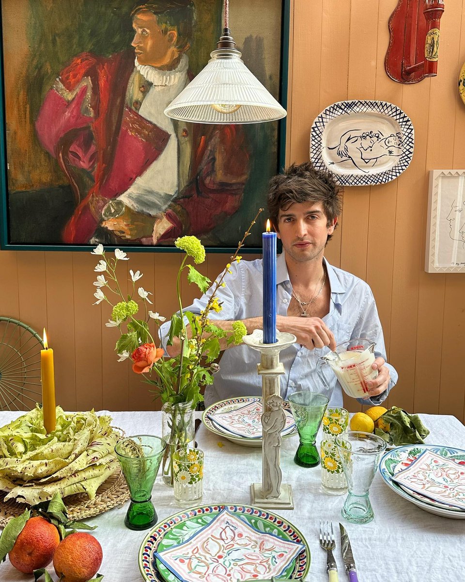 O Max Hurd και τα κηροπήγια από λαχανικά / Φωτογραφία: maximilianhurd/Instagram