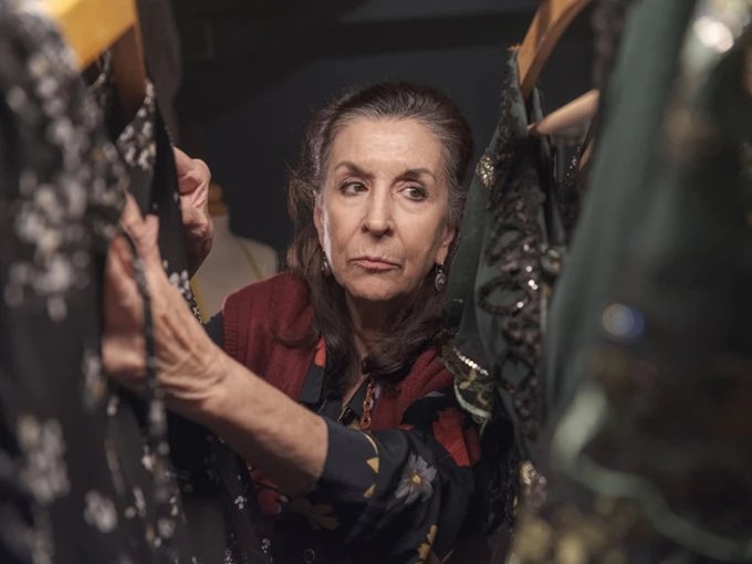 ΜΙΑ ΖΩΗ, Νένα Μεντή 