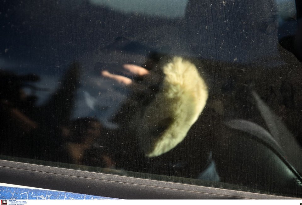 Φωτογραφίες από τη σημερινή μεταγωγή της Ειρήνης Μουρτζούκου στα δικαστήρια: