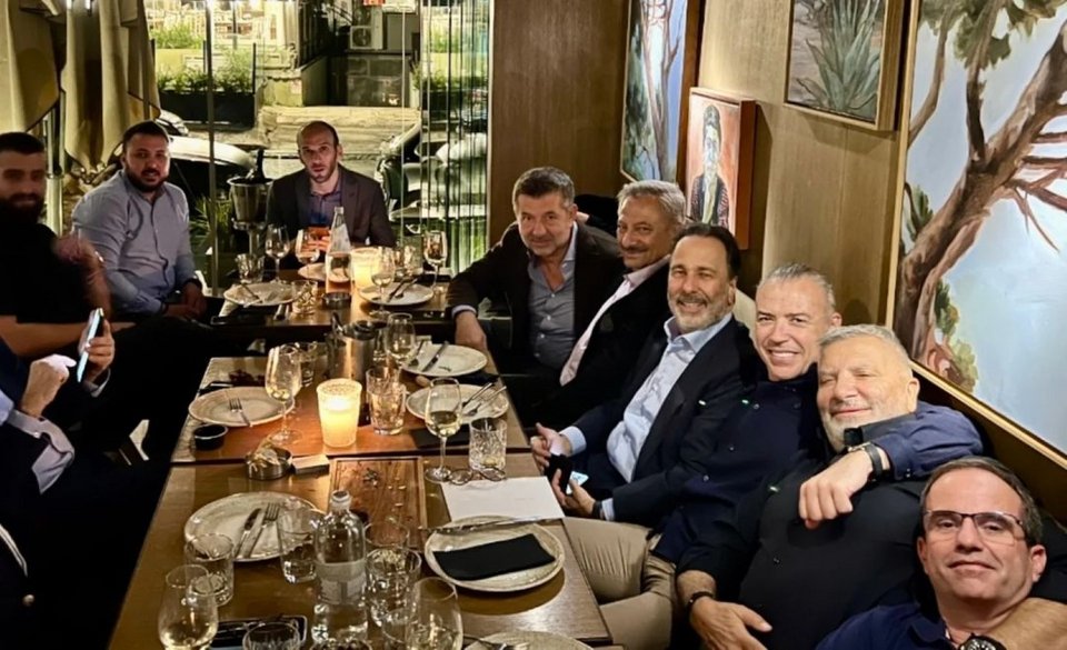 Ο πρόεδρος του ΙΣΑ διασκέδασε με τους φίλους του, λίγο πριν τον γάμο του