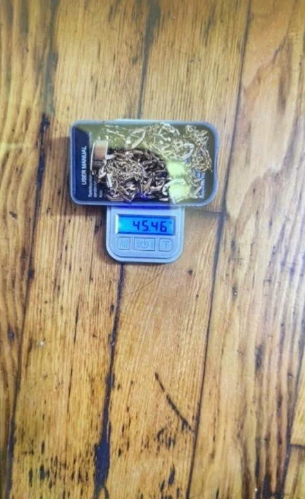 Σπείρα έκλεβε αλυσίδες από τον λαιμό περαστικών