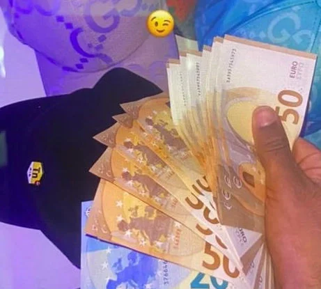 Σπείρα έκλεβε αλυσίδες από τον λαιμό περαστικών