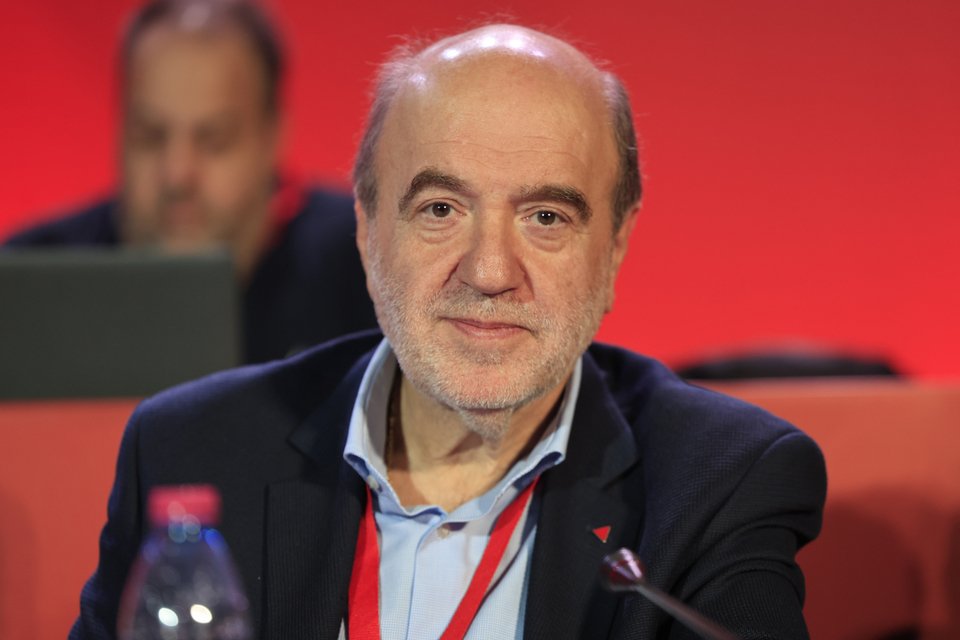 Τρύφων Αλεξιάδης