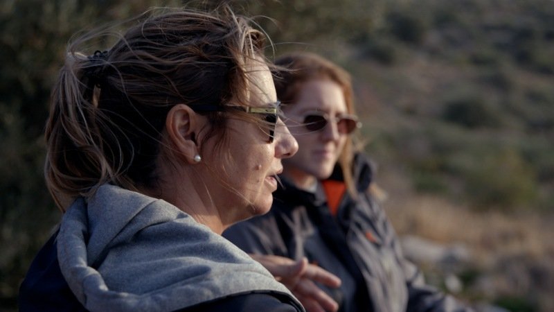 Η Ολυμπιονίκης που πυροδότησε το κίνημα #MeToo στην Ελλάδα δίνει τη δύναμη σε μια νεότερη αθλήτρια να σπάσει τη δική της σιωπή. Σε μια δίκη-ορόσημο, η Σοφία στέκεται στο πλευρό της Αμαλίας, η οποία αποφασίζει να καταγγείλει τον πρώην προπονητή της για τη συστηματική κακοποίηση που υπέστη από εκείνον όταν ήταν παιδί