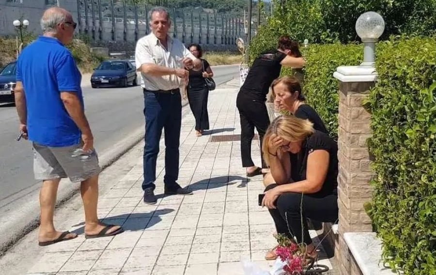 Συγγενείς των θυμάτων τον Αύγουστο του 2019