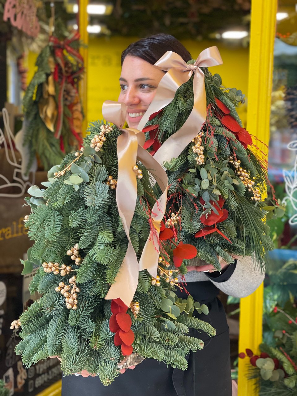 Η florist Μαρία Παπαδοπούλου στο Yperalfeia στα Κάτω Πετράλωνα
