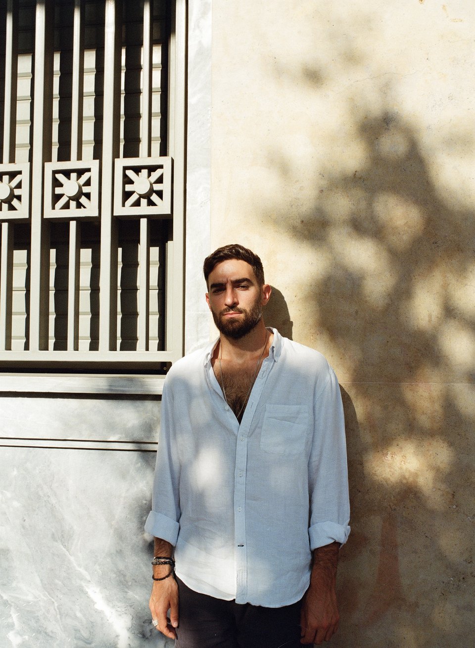 H νέα κωμωδία του Μαρκς εστιάζει σε μια ληστεία που διαδραματίζεται στη Μύκονο / Studio Galazio