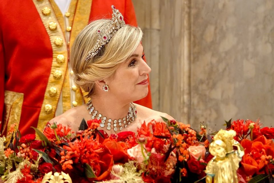 Η λαμπερή βασίλισσα Μάξιμα