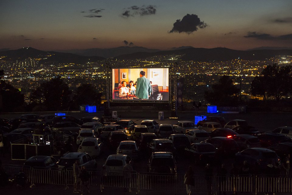 Drive in σινεμα στο πάρκινγκ του Λυκαβηττού