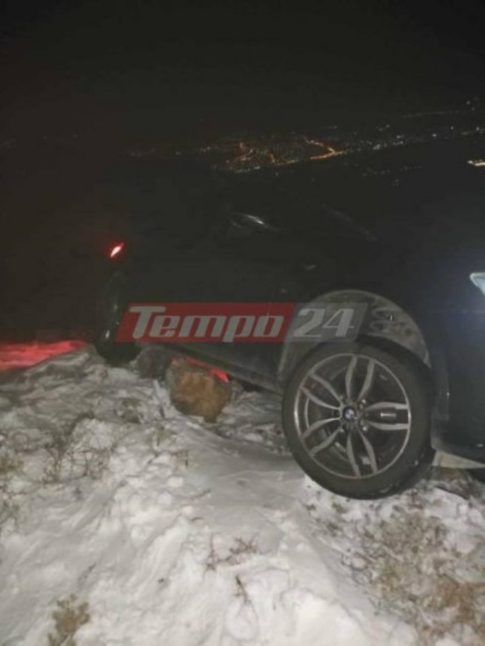 Στιγμές αγωνίας έζησαν οι 3 επιβάτες του ΙΧ