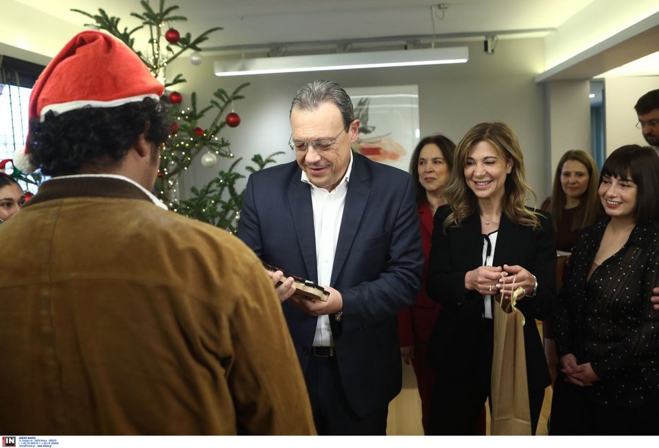 Aνταλλαγές δώρων με τα παιδιά