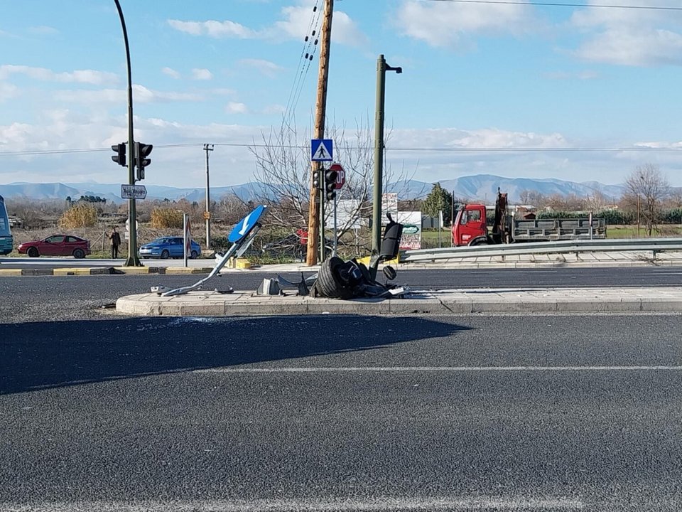 Σύμφωνα με το σχετικό ρεπορτάζ, στο νοσοκομείο χρειάστηκε να διακομιστούν συνολικά τέσσερα άτομα
