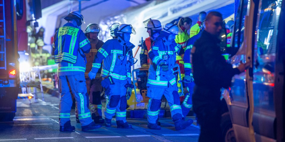 Διασώστες στο σημείο του μακελειού στη χριστουγεννιάτικη αγορά του Μαγδεμβούργου / Φωτογραφία: Getty