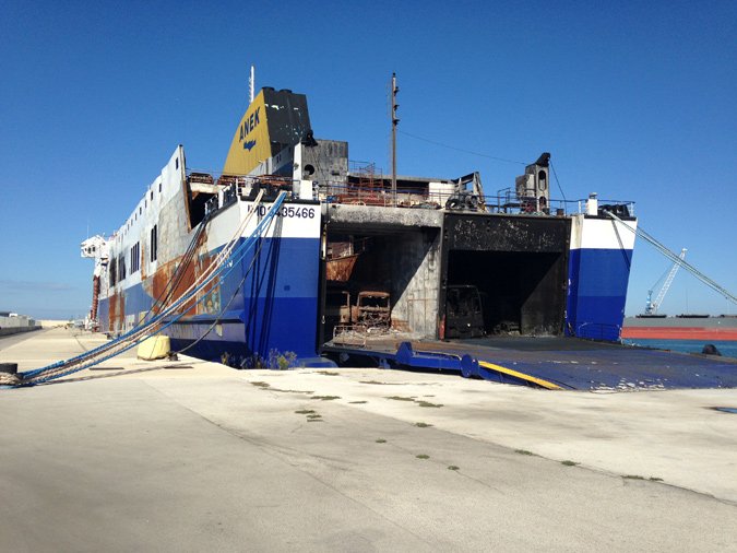 To Norman Atlantic λίγο μετά τη ρυμούλκησή του στο Μπάρι