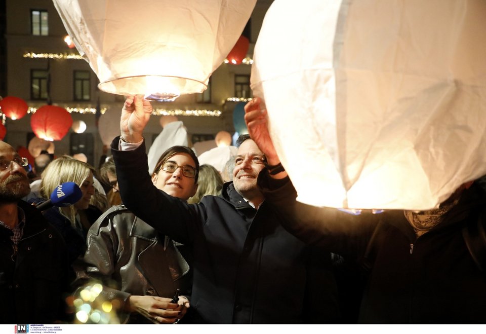 Νύχτα των ευχών: Χιλιάδες φαναράκια γέμισαν τον αθηναϊκό ουρανό -Φωτογραφία: Intimenews/ΚΑΜΣΗΣ ΔΗΜΟΣΘΕΝΗΣ 