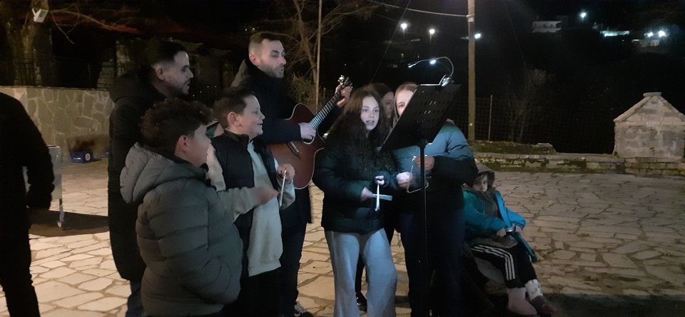 Με μουσικές και τραγούδια η διαδικασία