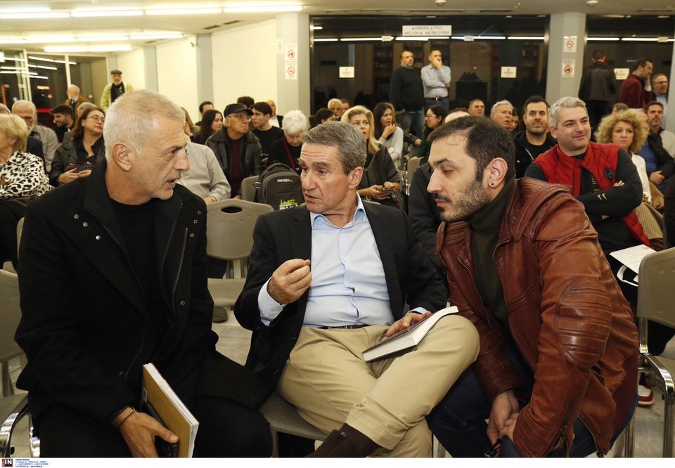 Ο δήμαρχος Πειραιά Γιάννης Μώραλης με τον Ανδρέα Λοβέρδο / Φωτογραφία: Intimenews/ΚΑΡΑΤΖΑΣ ΚΩΣΤΑΣ  