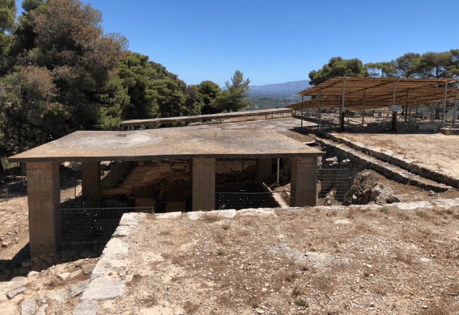Τα υφιστάμενα στέγαστρα των Βασιλικών Διαμερισμάτων