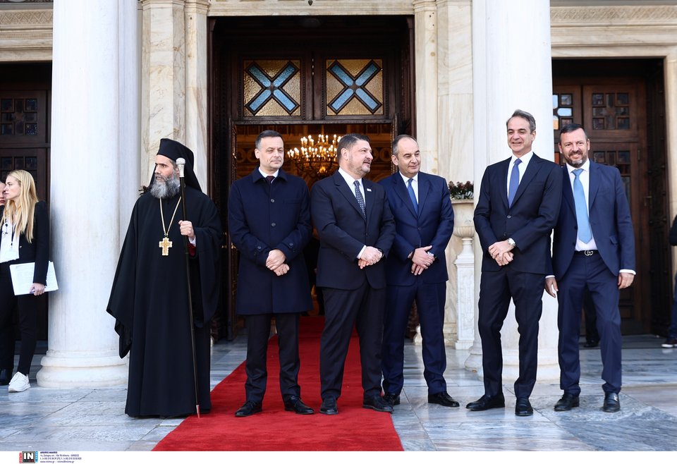 «Πηγαδάκι» έξω από την Μητρόπολη / ΙΝΤΙΜΕ