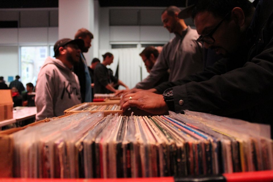  Το Discogs είναι πλέον η πηγή πλήρους απασχόλησης πολλών ανθρώπων / DISCOGS