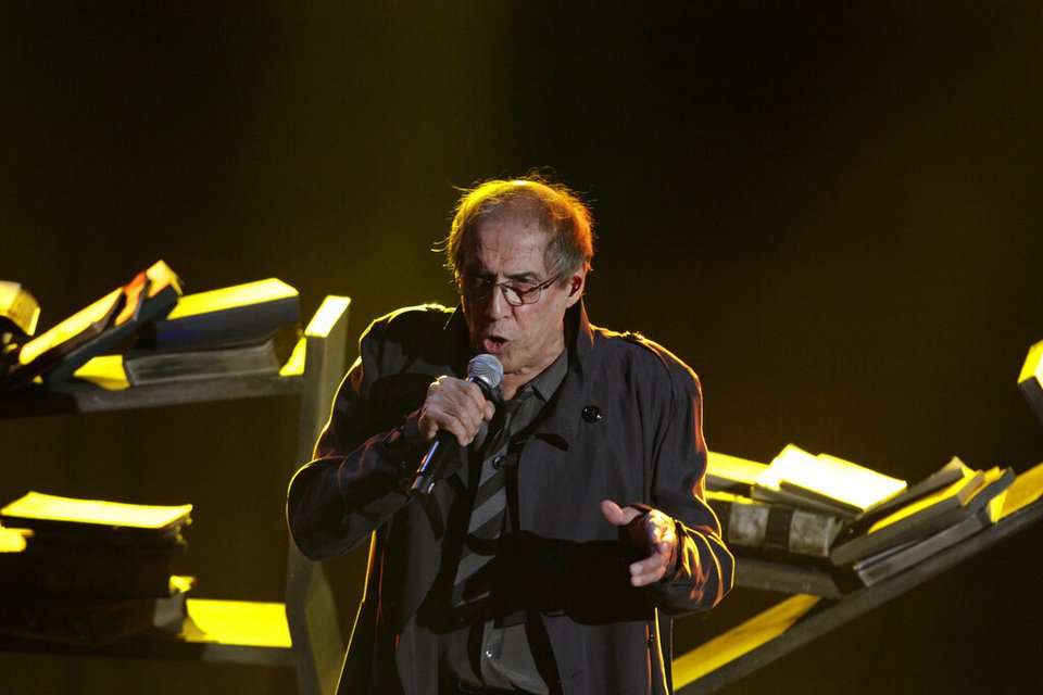 Ο Ιταλός τραγουδιστής Adriano Celentano στο Φεστιβάλ Τραγουδιού του Σανρέμο το 2012