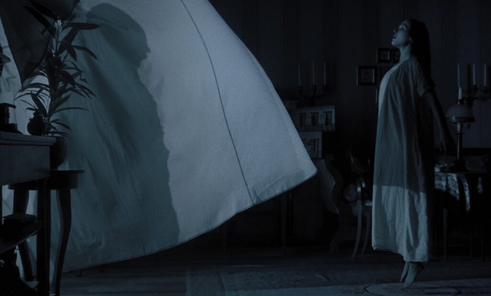 Η πιο χαρακτηριστική σκηνή του νέου «Nosferatu» (2025) του Robert Eggers
