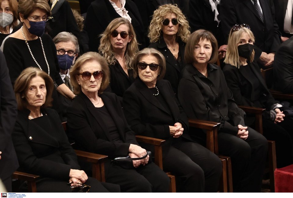 Η Νόρα Μαντζαβίνου, η Δάφνη Σημίτη και οι κόρες της, Μαριλένα και Φιόνα