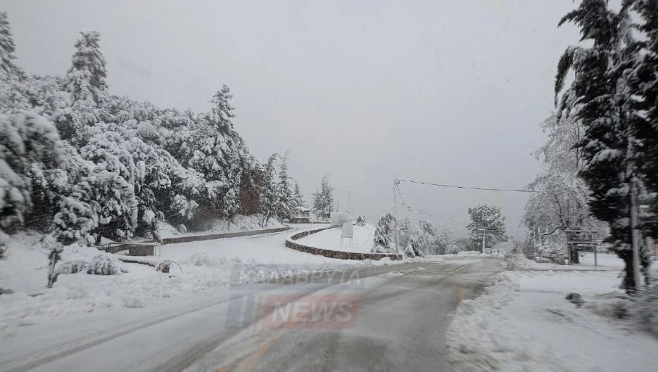 Χιονόπτωση στα Καλάβρυτα / kalavrytanews.gr