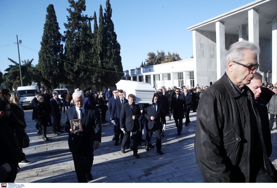 Σε κλίμα οδύνης η κηδεία της Μαργαρίτας Οικονομοπούλου - Φωτογραφία: Intimenews/ΒΟΛΙΤΑΚΗΣ ΣΤΕΛΙΟΣ