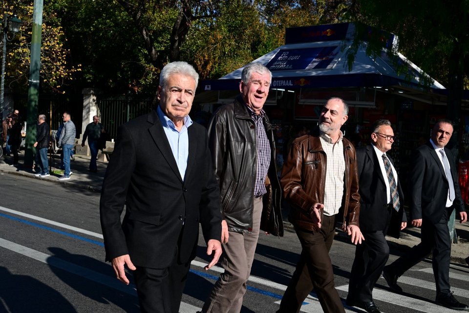 Άνδρες της προσωπικής ασφάλειας του Κώστα Σημίτη