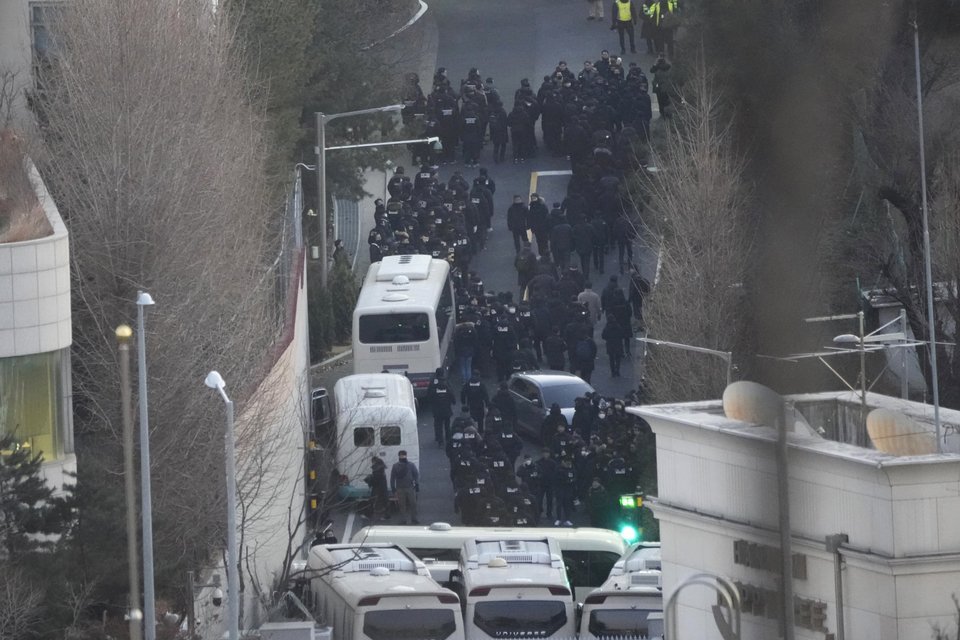Χιλιάδες αστυνομικοί για τη σύλληψη του προέδρου της Ν. Κορέας, Γιουν Σοκ Γέολ / Φωτογραφία AP